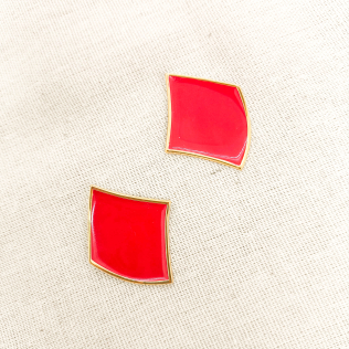 Brinco Orgânico Losango Vermelho 