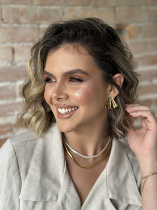 Brinco banho de ouro acetinado Leque orgânico