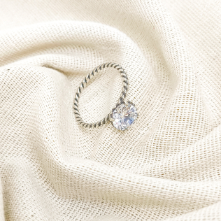 Anel Solitário Prata Envelhecida Torcido 