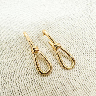 Brinco argola anzol com nó