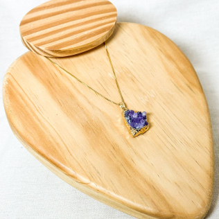 Corrente com pingente ametista