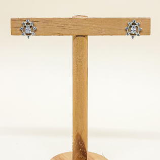 Brinco Prata Gota com Pontos de Cravação  