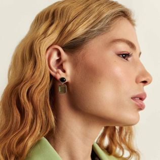 Brinco pêndulo de cristal verde com ônix preta