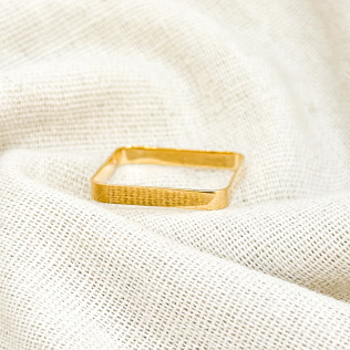 Anel minimalista quadrado